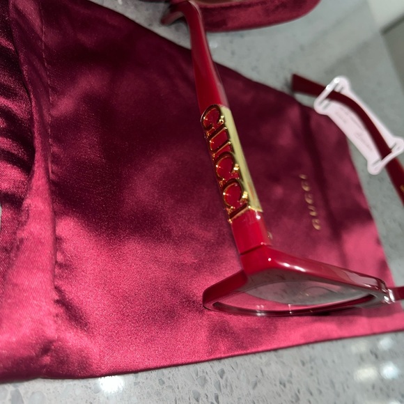 Got these glasses as a gift from a family member but I don’t wear glasses - Picture 4 of 4